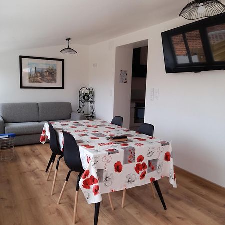 Logement Lumineux Avec Terrasse 永河畔拉罗什 外观 照片