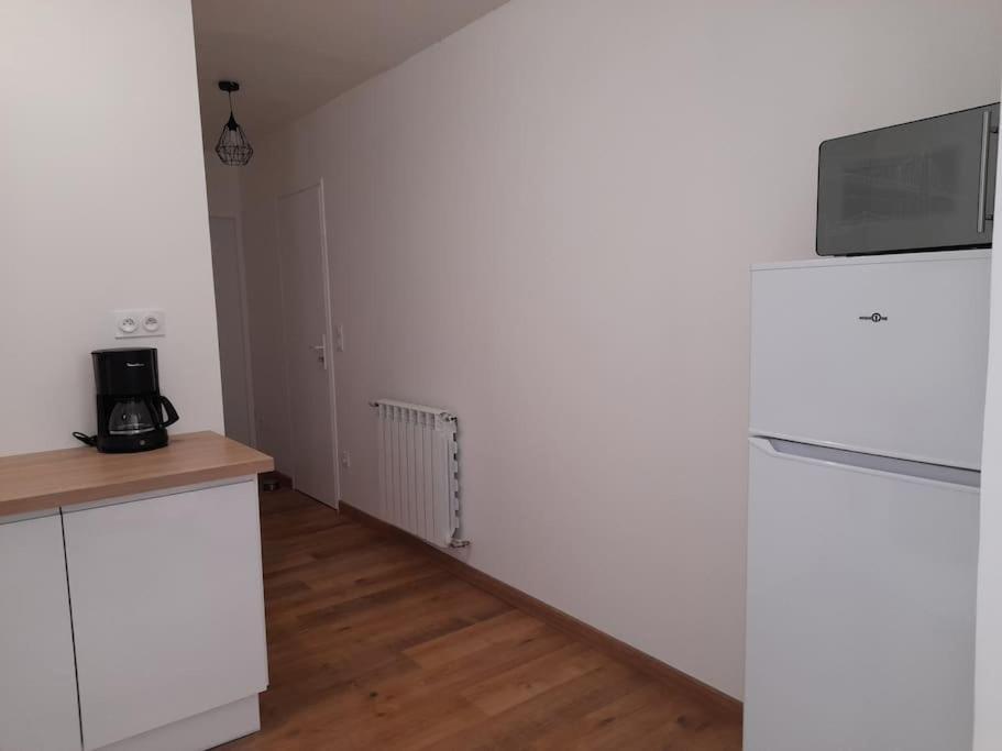 Logement Lumineux Avec Terrasse 永河畔拉罗什 外观 照片