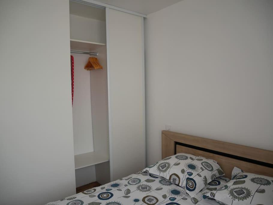 Logement Lumineux Avec Terrasse 永河畔拉罗什 外观 照片