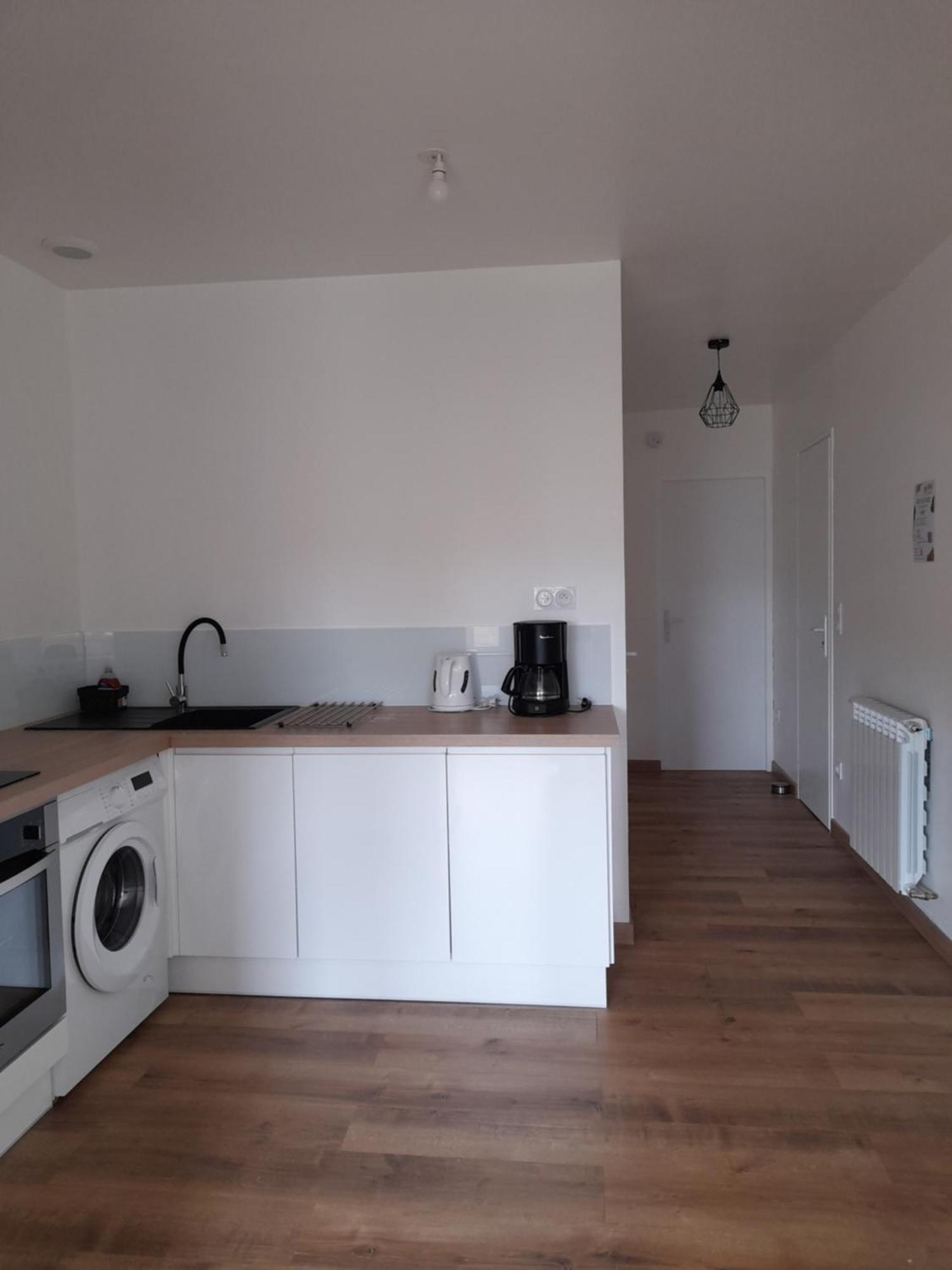 Logement Lumineux Avec Terrasse 永河畔拉罗什 外观 照片